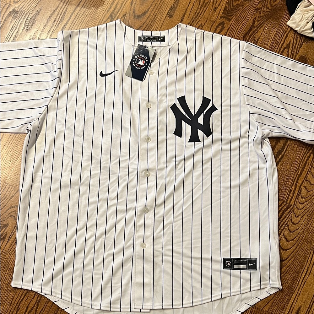 Nike Yankee Men's White and Navy Pinstripe Jersey